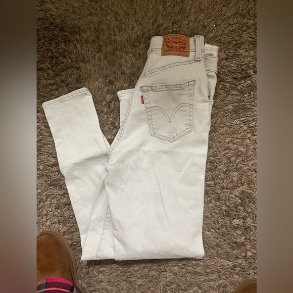 Levi’s - Picture 3 of 4